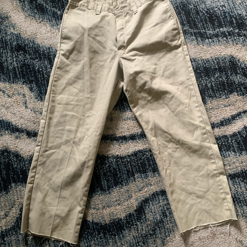 Dickies pants, they’re in great condition and ready to wear.